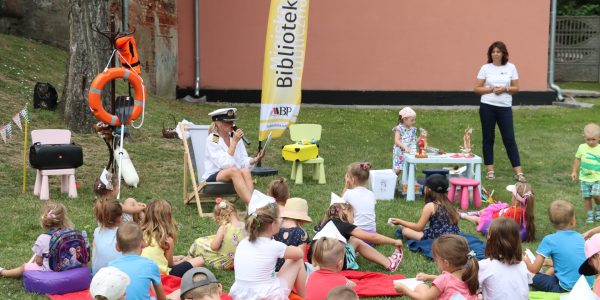 Pierwsze spotkanie Biblioteki Plenerowej.