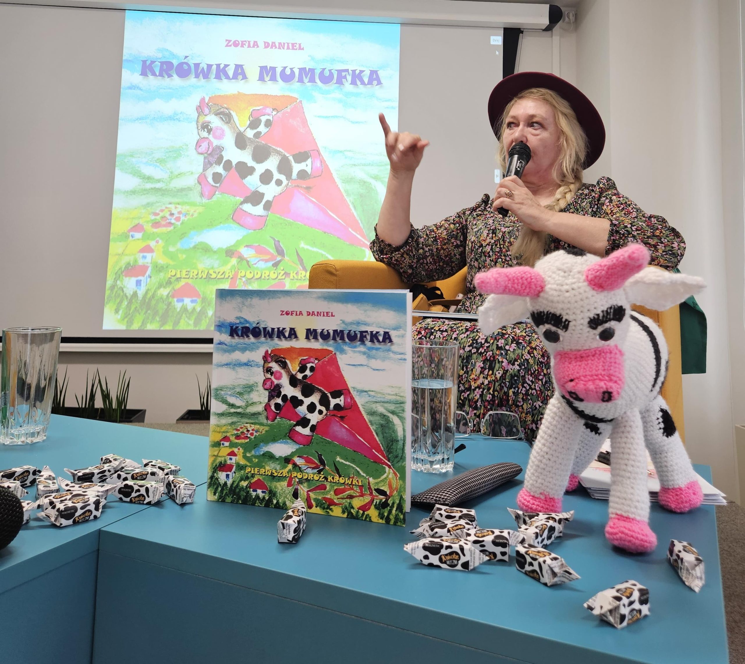 Zofia daniel - spotkanie autorskie i promocja książki Krówka