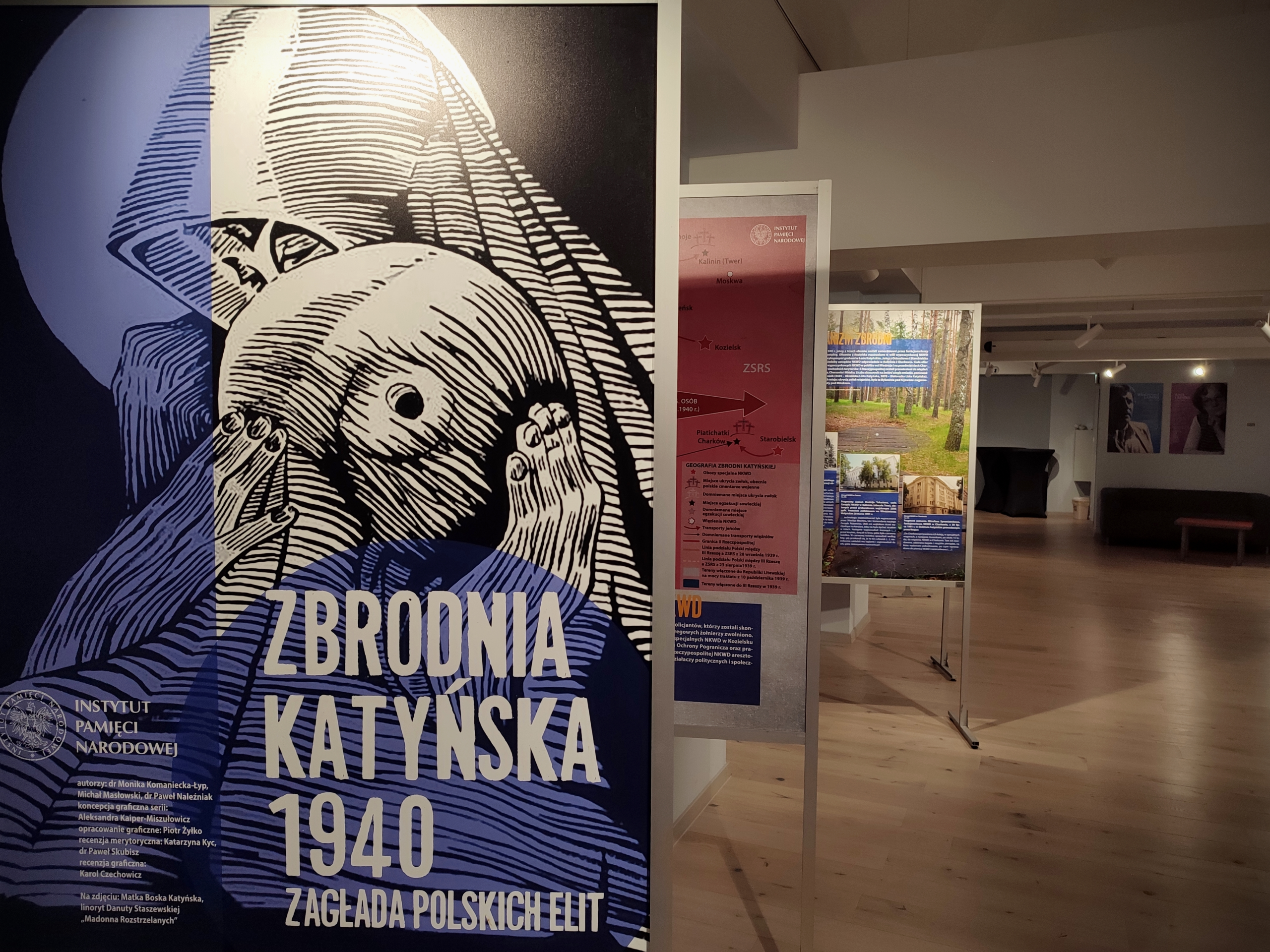 Zbrodnia Katyńska 1940 - zagłada polskich elit - wystawa panelowa w Bibliotece