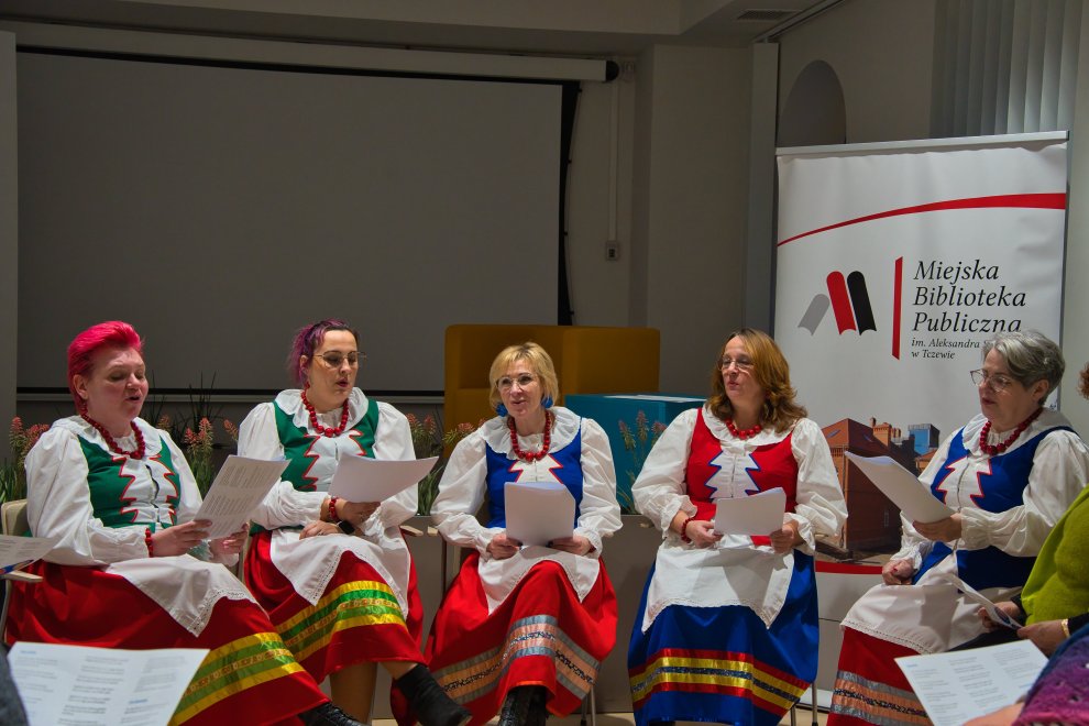 Zespołu Pieśni i Tańca Psiotrowe Dziywuchy