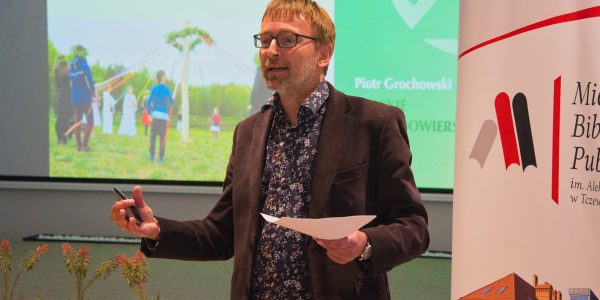 Polskie rodzimowierstwo - spotkanie z prof. Piotrem Grochowskim